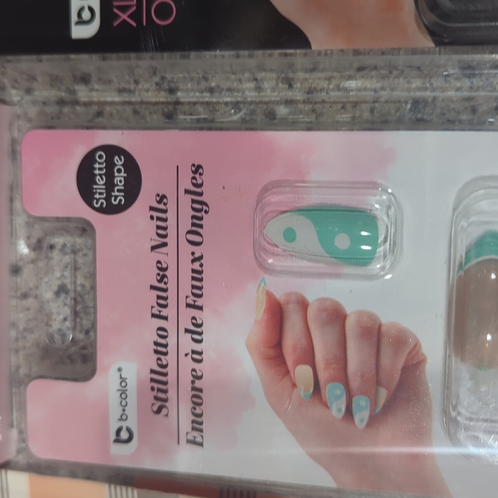 Press-On Nail Sets - Stiletto, Oval, and Coffin Shapes Sets - Picture 6 of 8